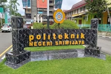 5 Kelebihan Kuliah di...