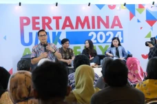 Tak Hanya Fokus Bisnis...
