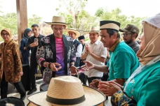 Sandiaga Uno Dukung...