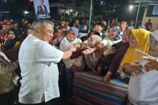 Pilpres 2024 Berseberangan...