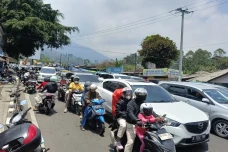 Horor Macet di Jalur...