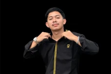 Debut di Industri Musik,...