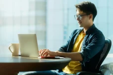 8 Pekerjaan Freelance...