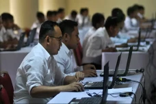10 Contoh Kalimat Sanggahan...