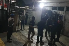 Dor! Pemilik Warkop...