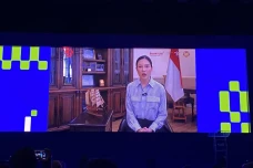Angela Tanoesoedibjo...