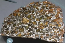 12 Meteorit Paling Unik...