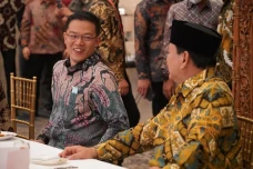 Profil Sugiono, Anak...