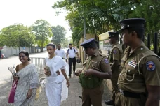 Warga Sri Lanka Pilih...