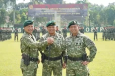 3 Jenderal Kostrad yang...