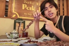 Farel Tarek Cicipi Pedasnya...