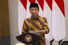 Jokowi Ungkap Lampu...