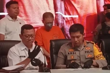 Ini Tampang Bejat Ayah...