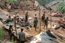 7 Rumah Warga Baduy...