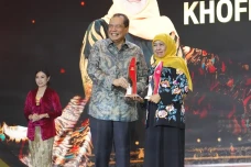 Berhasil Transformasikan...