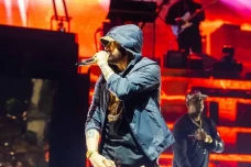 5 Lagu Kontroversi Eminem,...