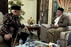 Temui Dedengkot Betawi...