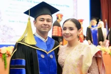 Gelar Kehormatan Honoris...