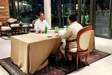 Jokowi Dinner Bareng...