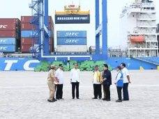 Puluhan Bandara-Pelabuhan...