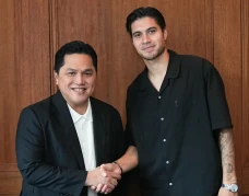 Kevin Diks Salaman dengan...