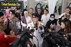 Cagub Benny Laos Meninggal...