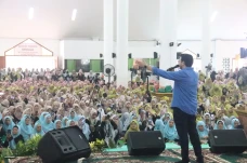 Alumni Pondok Pesantren...