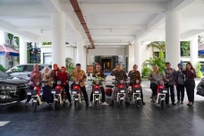Dukung Zero Carbon Emissions,...