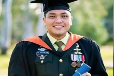 2 Perwira TNI AD Terima...