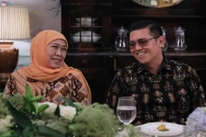 Debat Pertama Pilgub...