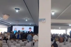 Ada Stiker Zakiyah-Najib...