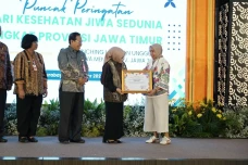 Bank Jatim Raih Penghargaan...