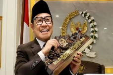 4 Menteri Prabowo Lulusan...