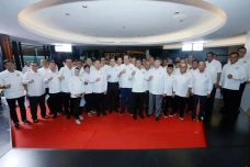 Lengkapi Struktur Organisasi...