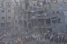 Israel Usir Ratusan...