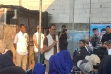 Warga Cakung Minta Cagub...