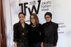 Koleksi Futuristik dan...