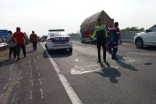 Mobil TvOne Ditabrak...