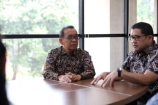 Pratikno Ingatkan Penerima...