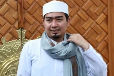 Profil dan Biodata Ustaz...