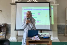 UAI Dampingi Pesantren...