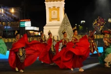 Intip Keseruan Wayang...
