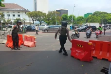 Polisi Tutup Jalan Medan...