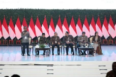 Singgung Soal SDM Indonesia,...