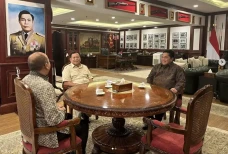 Pangkas Jumlah BUMN...