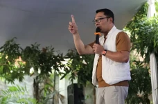 Jurus Ridwan Kamil Atasi...