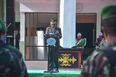 Peringati Hari Pahlawan,...