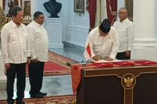 Aturan Penghapusan Utang...
