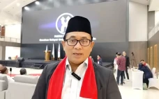 Profil Robi Nurhadi,...