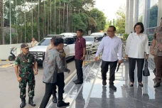 Gibran Pimpin Rapat...